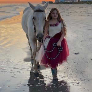 Meet your Posher, Luna